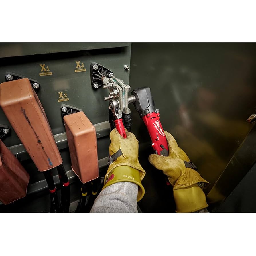 RIGHTPATH レッド Milwaukee Electric - M12 Fuel 1/2 Right Angle IMP Wrench KIT